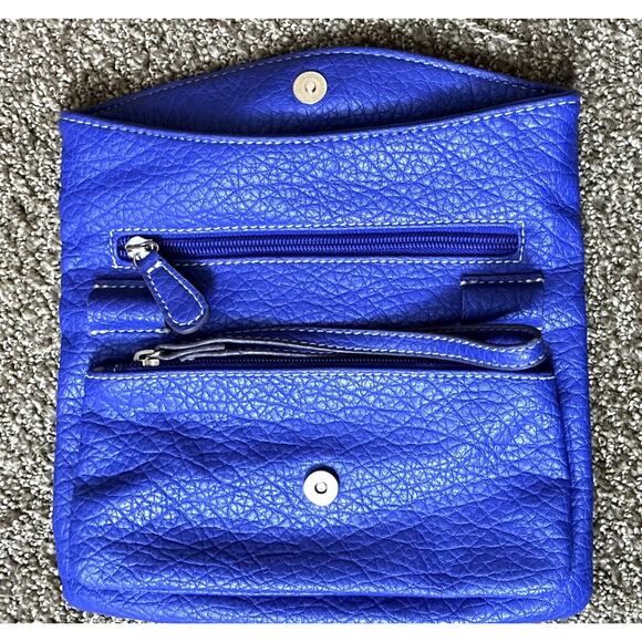 Nine West Handbags - Vtg Nine W. Royal Blue Pebble Leather Folding Wristlet Zip Pkts